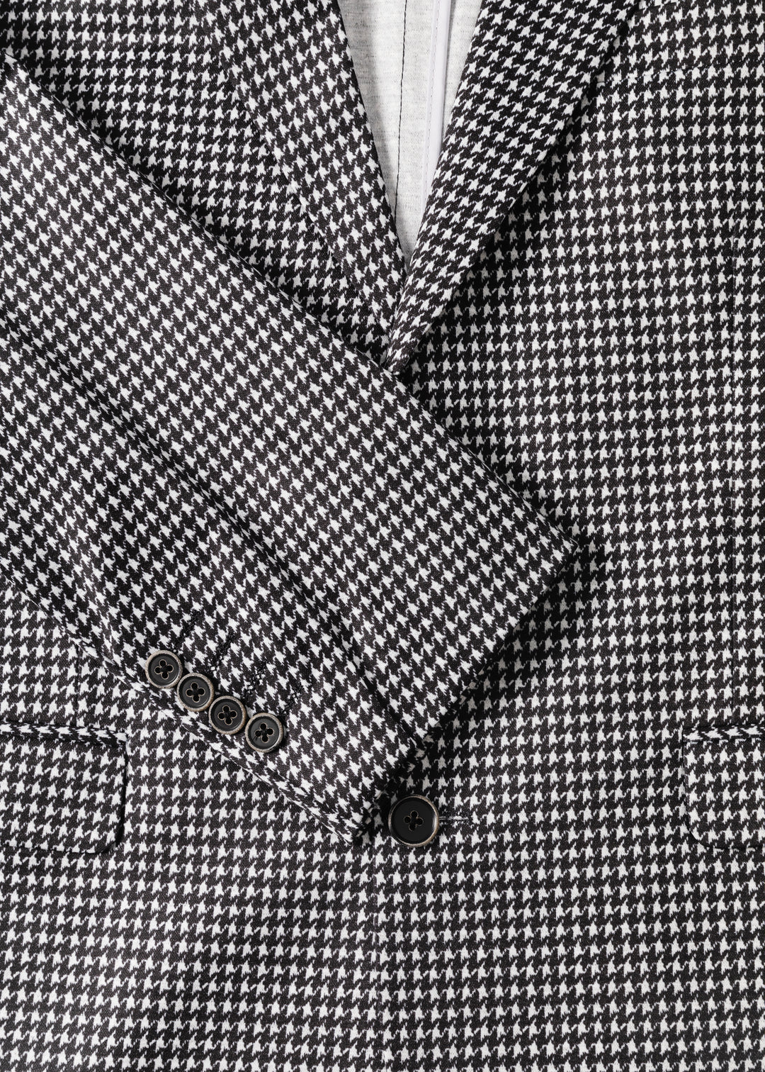 Duchamp Black and White Houndstooth Stretch Blazer